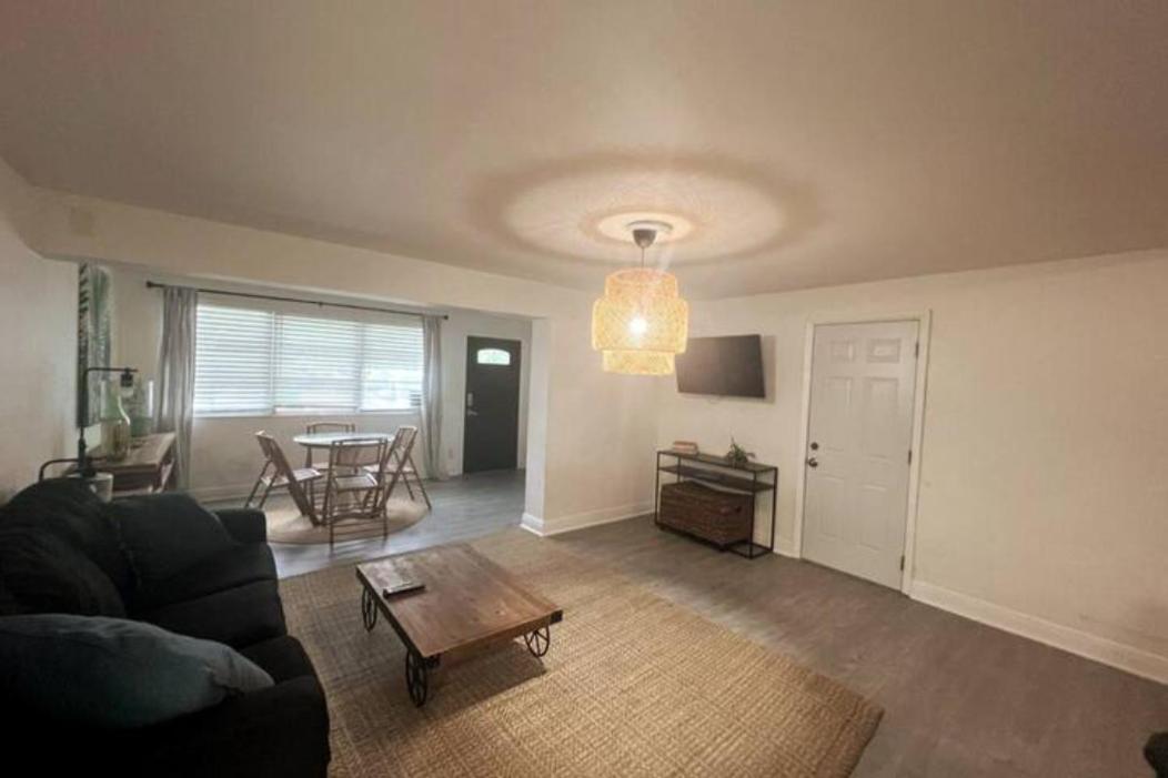 Apartment Designed Private In *